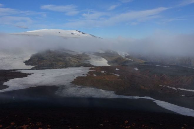 Blick vom Fimmvörðuháls auf den Eyjafjallajökull