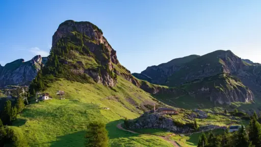 Gschöllkopf (2038 m) mit Erfurter Hütte Gschöllkopf (2038 m) mit Erfurter Hütte