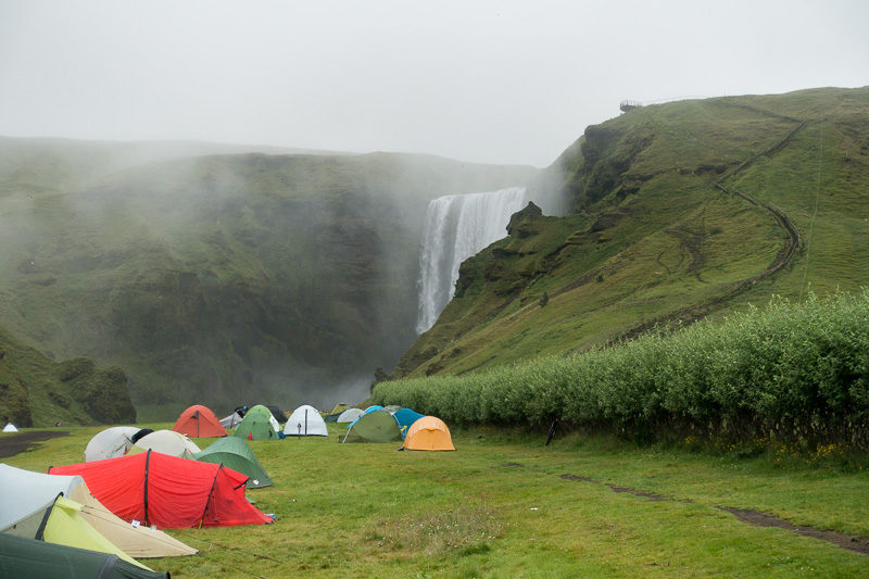 Zeltplatz am 60m hohen Skogafoss