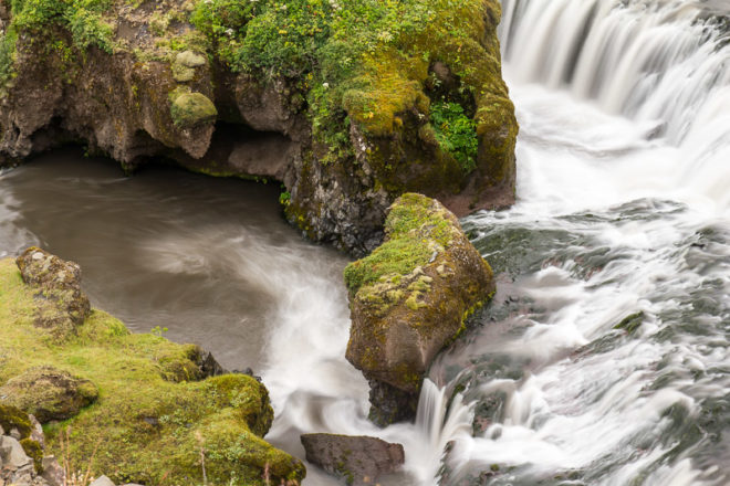 Wasserfälle der Skoga im Aufstieg zum Fimmvorduhals