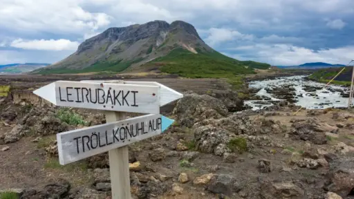 Wegweiser-Leirubakki Wegweiser Leirubakki