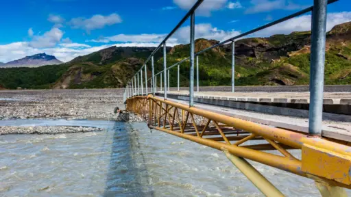 Mobile Brücke über die Krossa