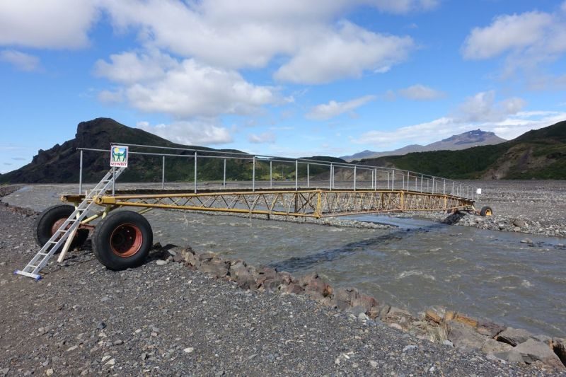 Mobile Brücke über die Krossa