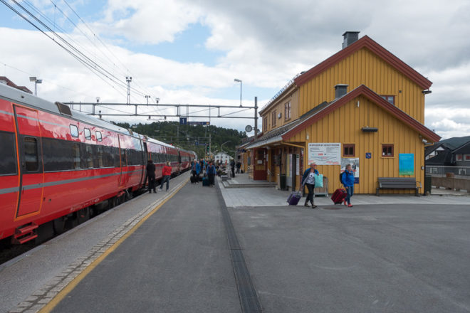 Bahnhof Geilo - von hier fährt die Bergenbahn in Richtung Bergen und Oslo