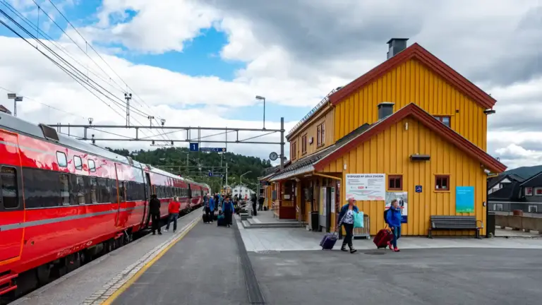 Bahnhof Geilo Bahnhof Geilo - von hier fährt die Bergenbahn in Richtung Bergen und Oslo