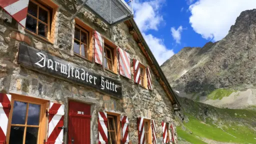 Darmstaetter-Huette Darmstädter Hütte auf der Verwallrunde