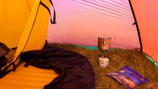 Hilleberg Unna Apsis Ausgehängtes Innenzelt beim Hilleberg Unna schafft eine komfortable Apsis