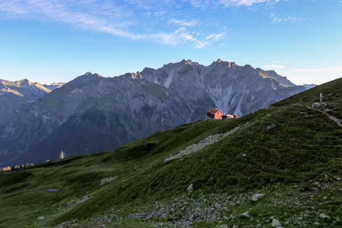 Sonnenuntergang an der Kaltenberghütte - der ersten Hütte in der Verwallrunde