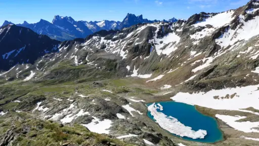 Kaltenbergsee mit Gipfeln des Verwall Kaltenbergsee mit Schneefeldern und Gipfeln des Verwall