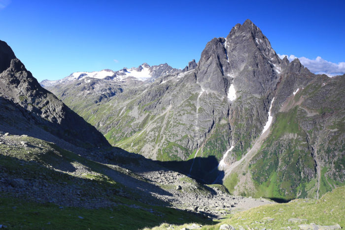 Ausblick auf den Patteriol (3.056m) während dem Aufstieg zum Kuchenjöchli 