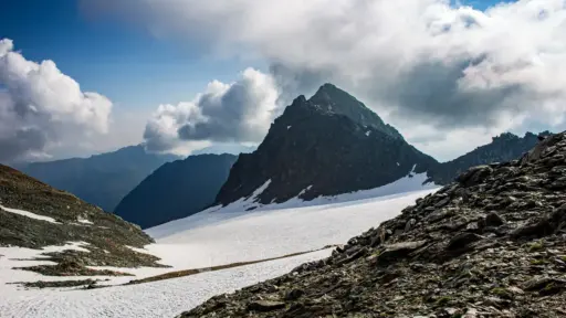Rotgrubenspitze (3042 m) Rotgrubenspitze (3042 m), im Vordergrund ein Gletscher