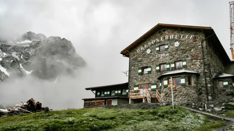 Dresdner Hütte (2.308m) Dresdner Hütte (2.308m)