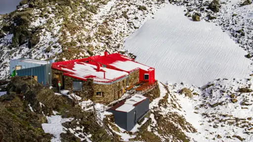 Glungezerhuette bei leichtem Schnee Die Glungezerhütte bei leichtem Schnee