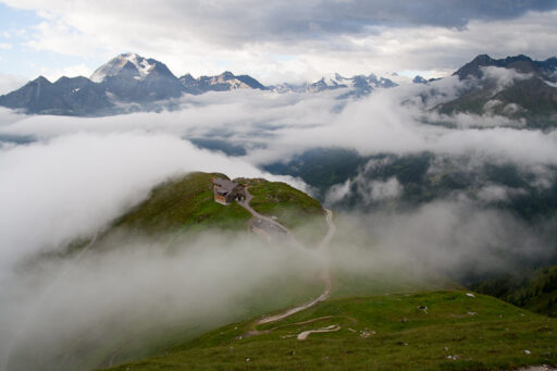 Starkenburger Hütte in den Wolken