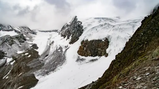 Zuckerhütl mit Peiljoch und Sulzenaugletscher Sulzenaugletscher mit Zuckerhütl und Peiljoch am Stubaier Höhenweg