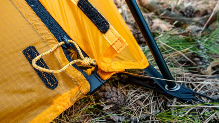 Zugentlastung am Eingang des Big Sky Chinook 1P Zugentlastung am Eingang des Big Sky Chinook 1P