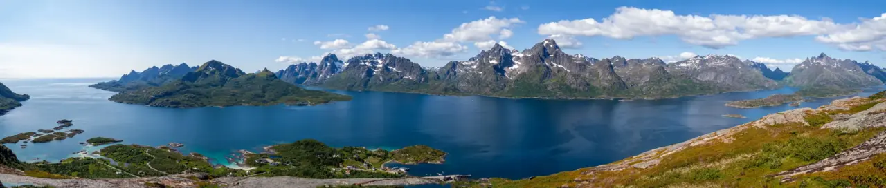Panoramablick auf die Lofoten vom Digermulkollen