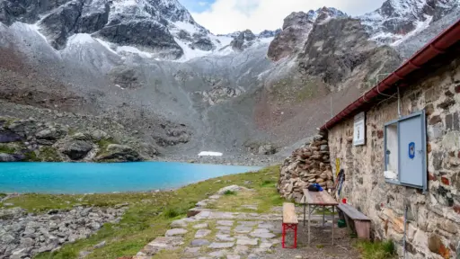 Hüttentrekking, hier mit Schnee schon wenig oberhalb der Hauerseehütte