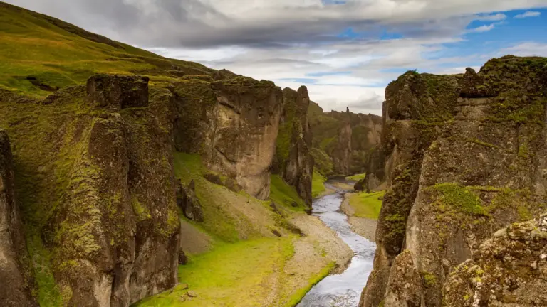 Schlucht Fjaðrárgljúfur Schlucht Fjaðrárgljúfur