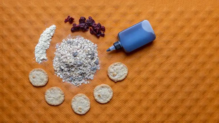 Günstige Frühstücksideen beim Trekking Frühstücksideen beim Trekking: Müsli/Porridge, Haferkekse und Honig