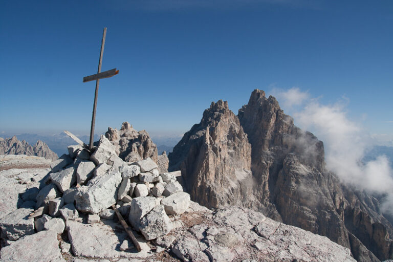 Gipfel der Schusterplatte (2957m) Schusterplatte (2957m) mit Blick auf die Dreischusterspitze (3145m)