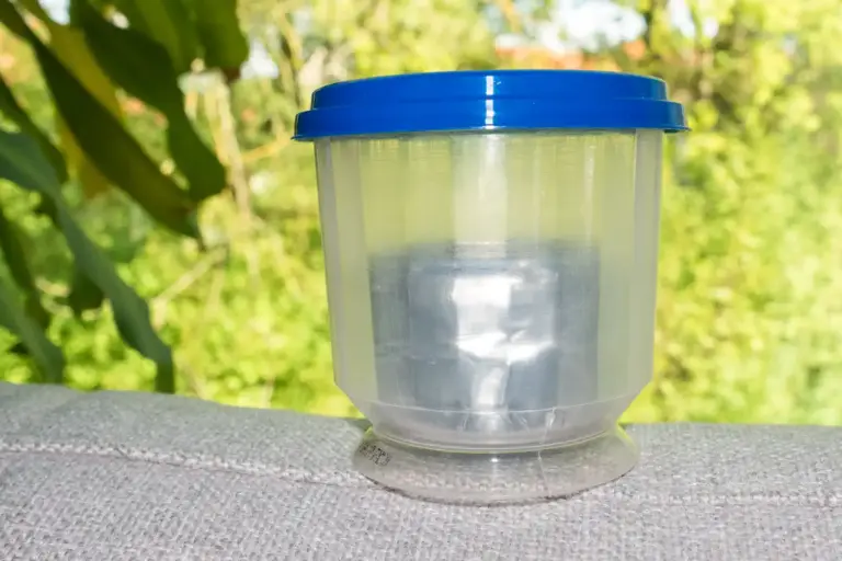 Kocherdose aus dem Supermarkt Kocherdose aus dem Supermarkt als Transportbehälter und Löschhabue