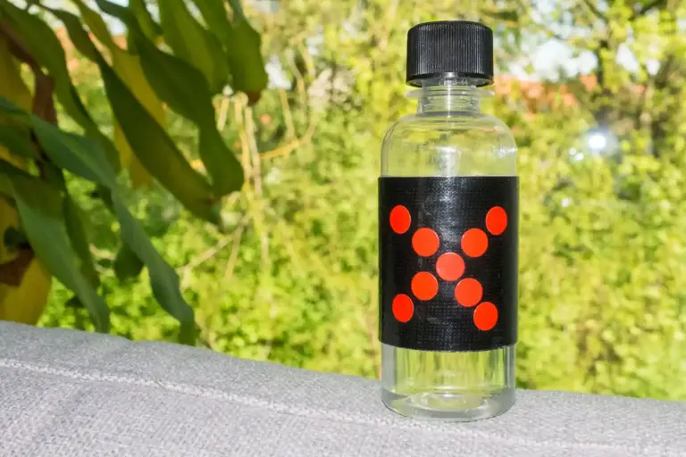 Spiritusflasche mit Sicherheitsverschluss Spiritusflasche mit Sicherheitsverschluss