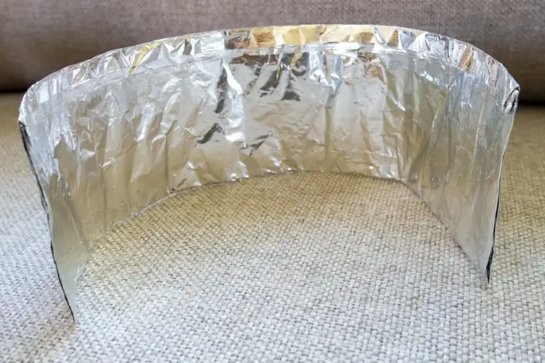 Windschutz aus Alufolie Windschutz aus Alufolie