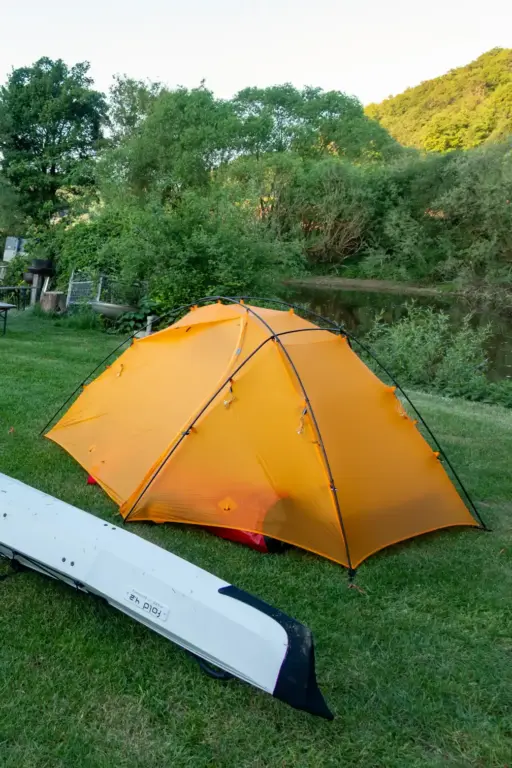 Zelten am Campingplatz Breitenfurt Zelt (Big Sky Chinook 1P) und Faltkajak Nortik Fold am Campingplatz Breitenfurt