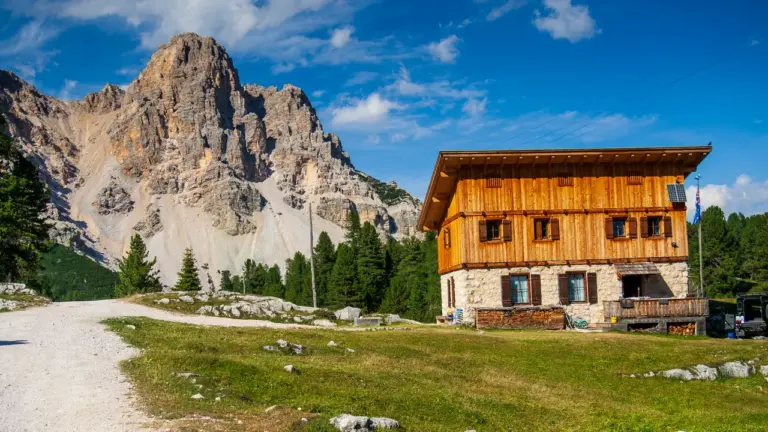 Faneshuette Faneshuette