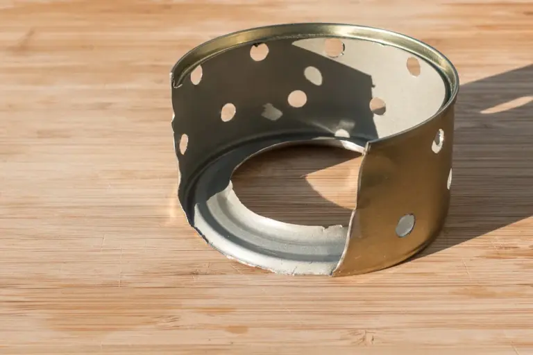 Holzvergaser-Topfstand mit Windschutz Holzvergaser-Topfstand mit Windschutz