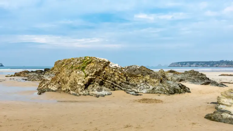 Felsen im Strand von Kersiguénou Felsen im Strand von Kersiguénou