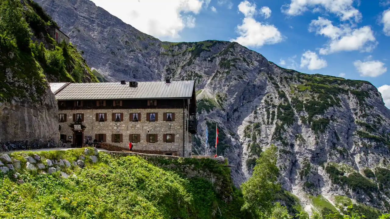 Karwendelhaus (1.765m) Karwendelhaus (1.765m)